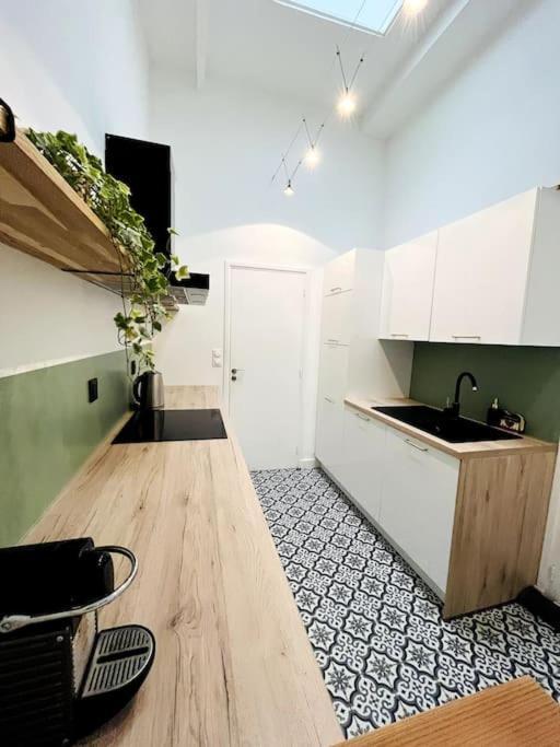 Ferienwohnung Le Petit Nid D'Aline, Hyper-Centre, Parking Prive Arras Exterior foto